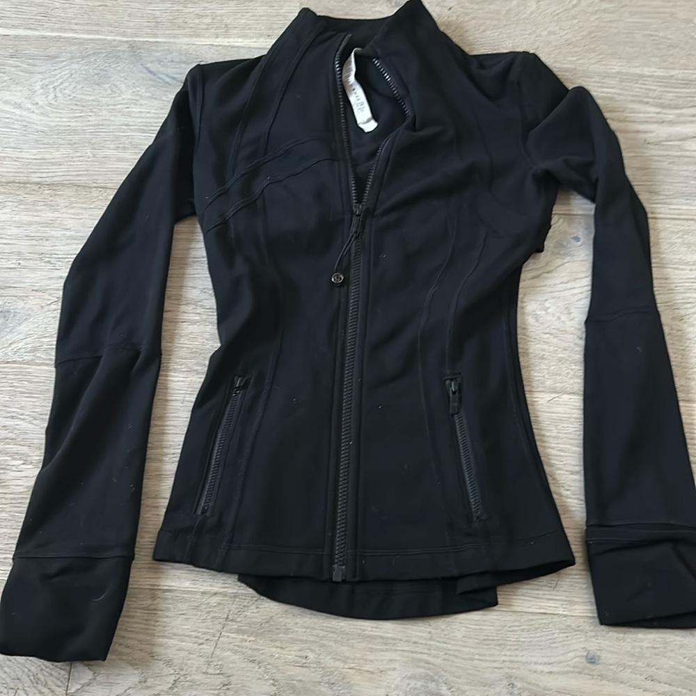 lululemon define jacket in black. size 2